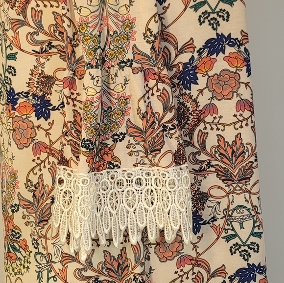 Boho Style Mini dress with crocheted sleeve - Picture 12 of 16